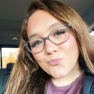 Meet your Posher, Danika